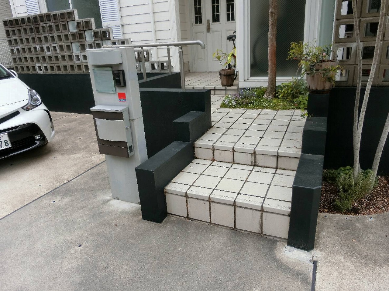 京都市西京区　玄関階段リニューアル工事