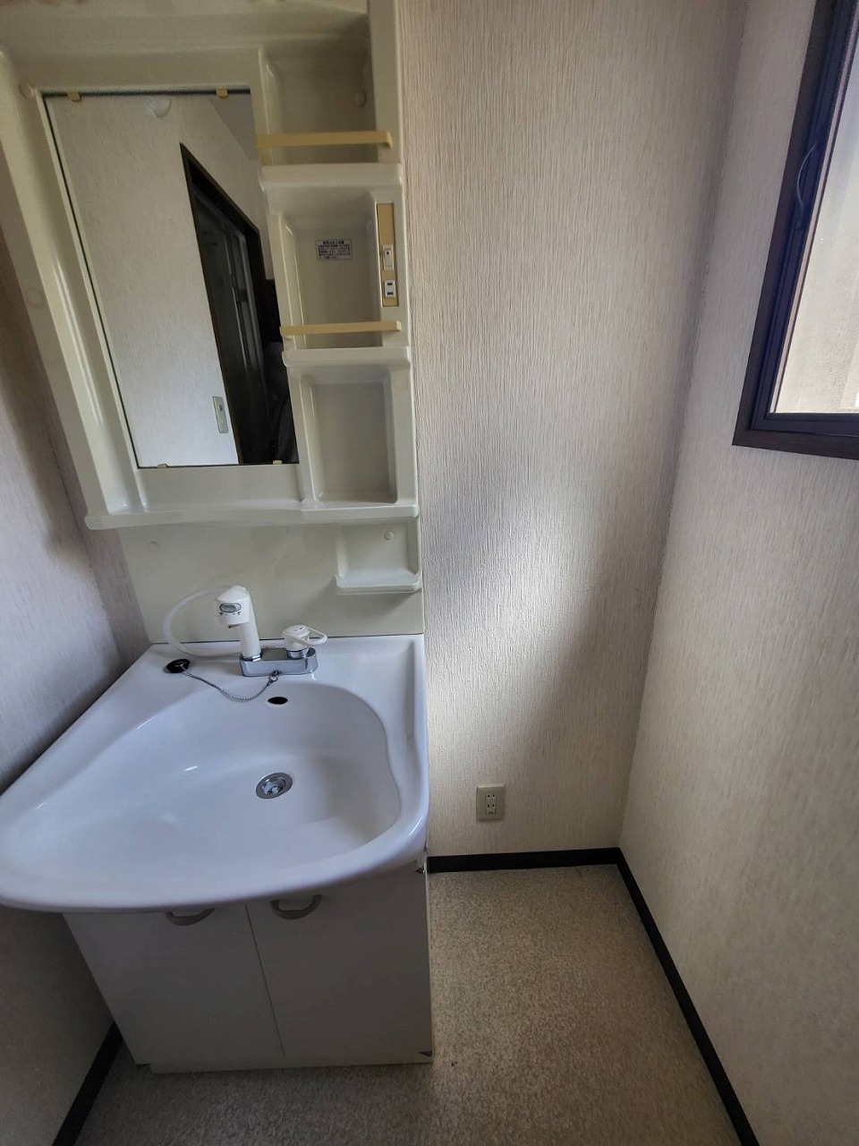 大阪府高槻市　マンション洗面室リニューアル工事