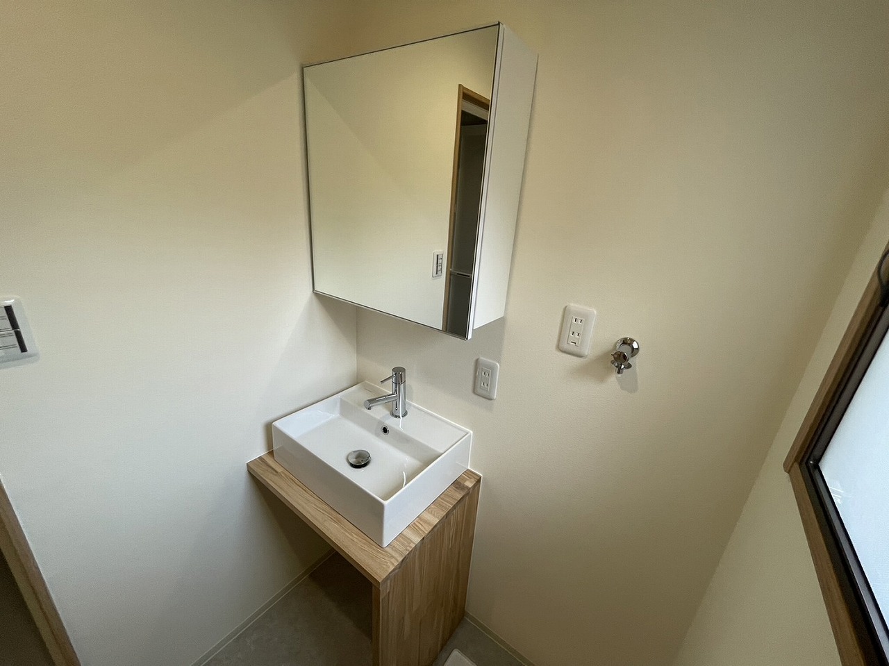 大阪府高槻市　マンション洗面室リニューアル工事
