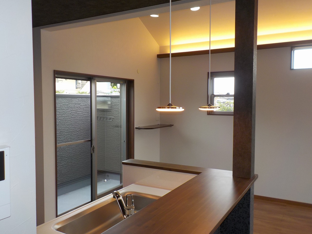 京都府城陽市　戸建て天井間接照明！