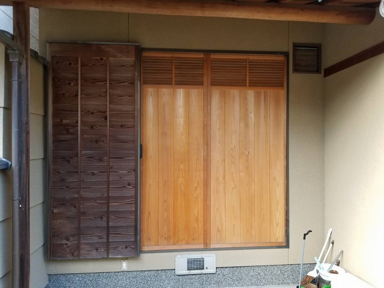 京都府京都市右京区　木製雨戸から電動雨戸シャッター取付工事