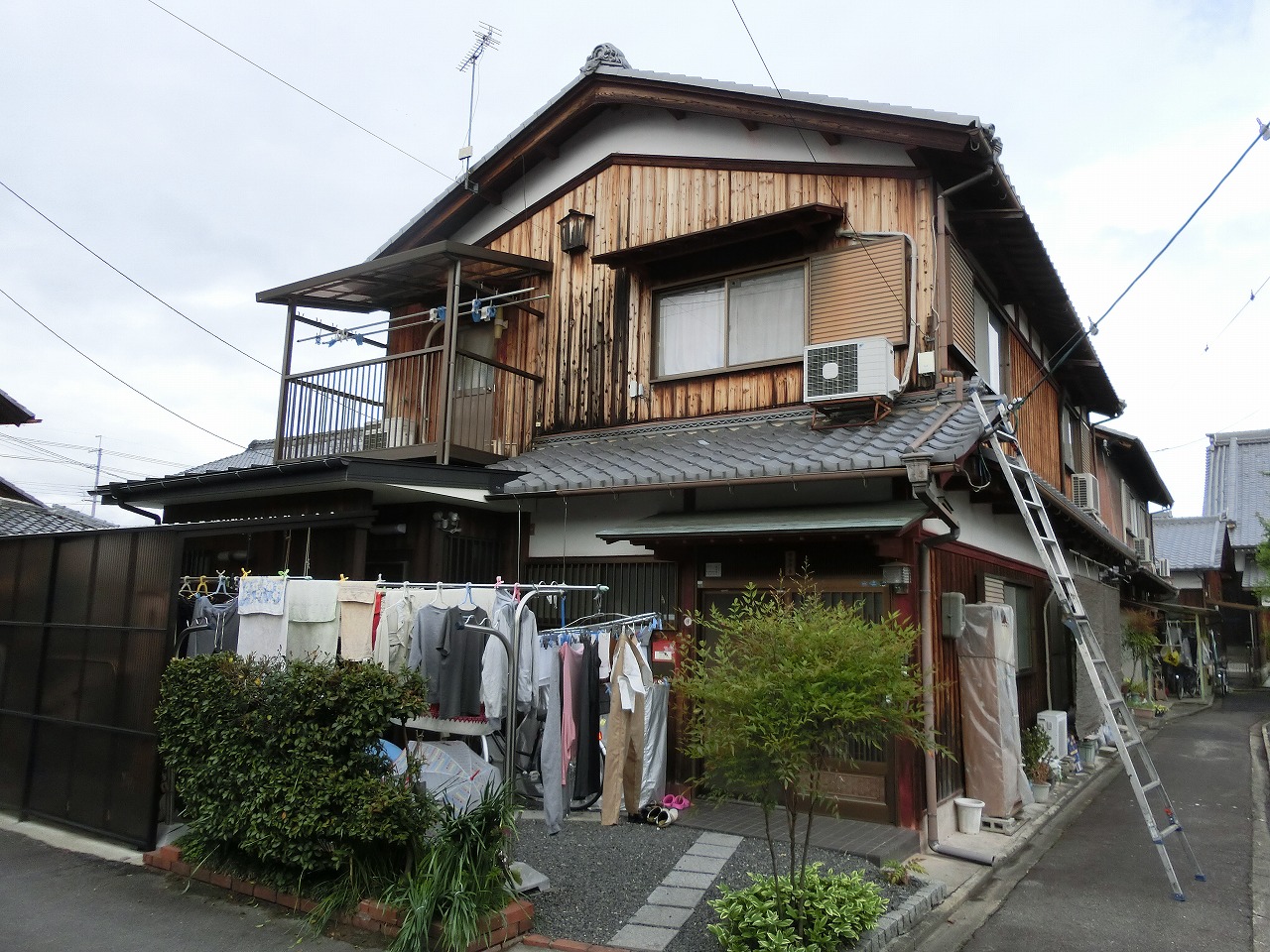 滋賀県　外壁焼板リニューアル工事