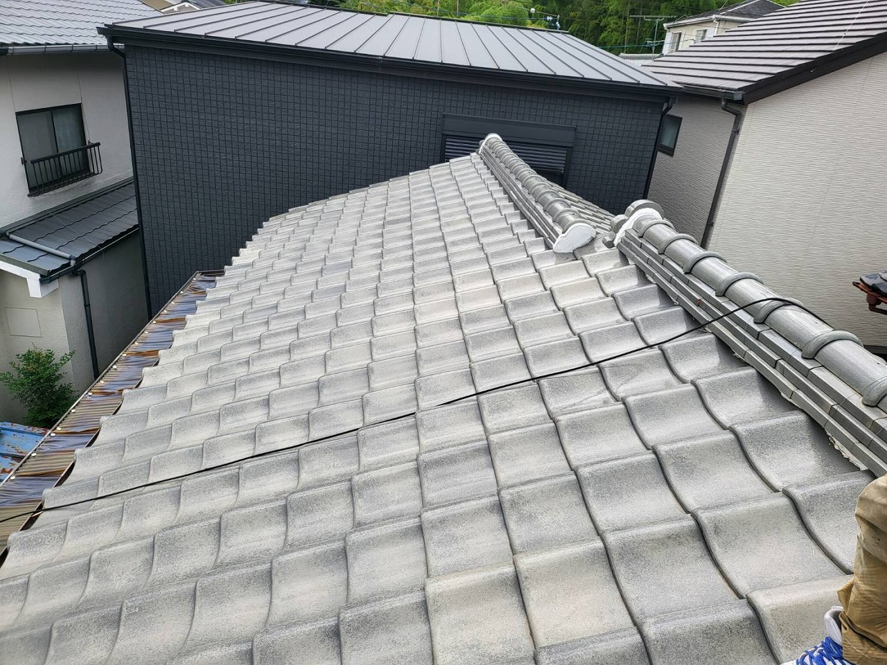 京都府向日市　戸建て屋根瓦からガルバニウム立平葺き工事