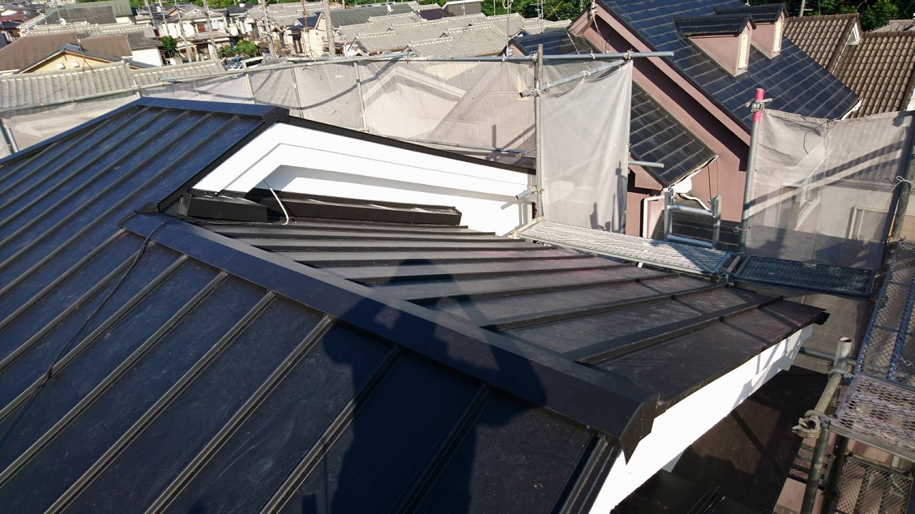 京都府城陽市　戸建て屋根瓦からガルバニウム立平葺き工事