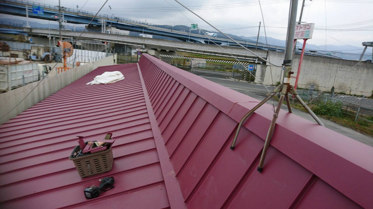 京都府八幡市　店舗シングル葺き屋根からガルバニウム立平葺き工事