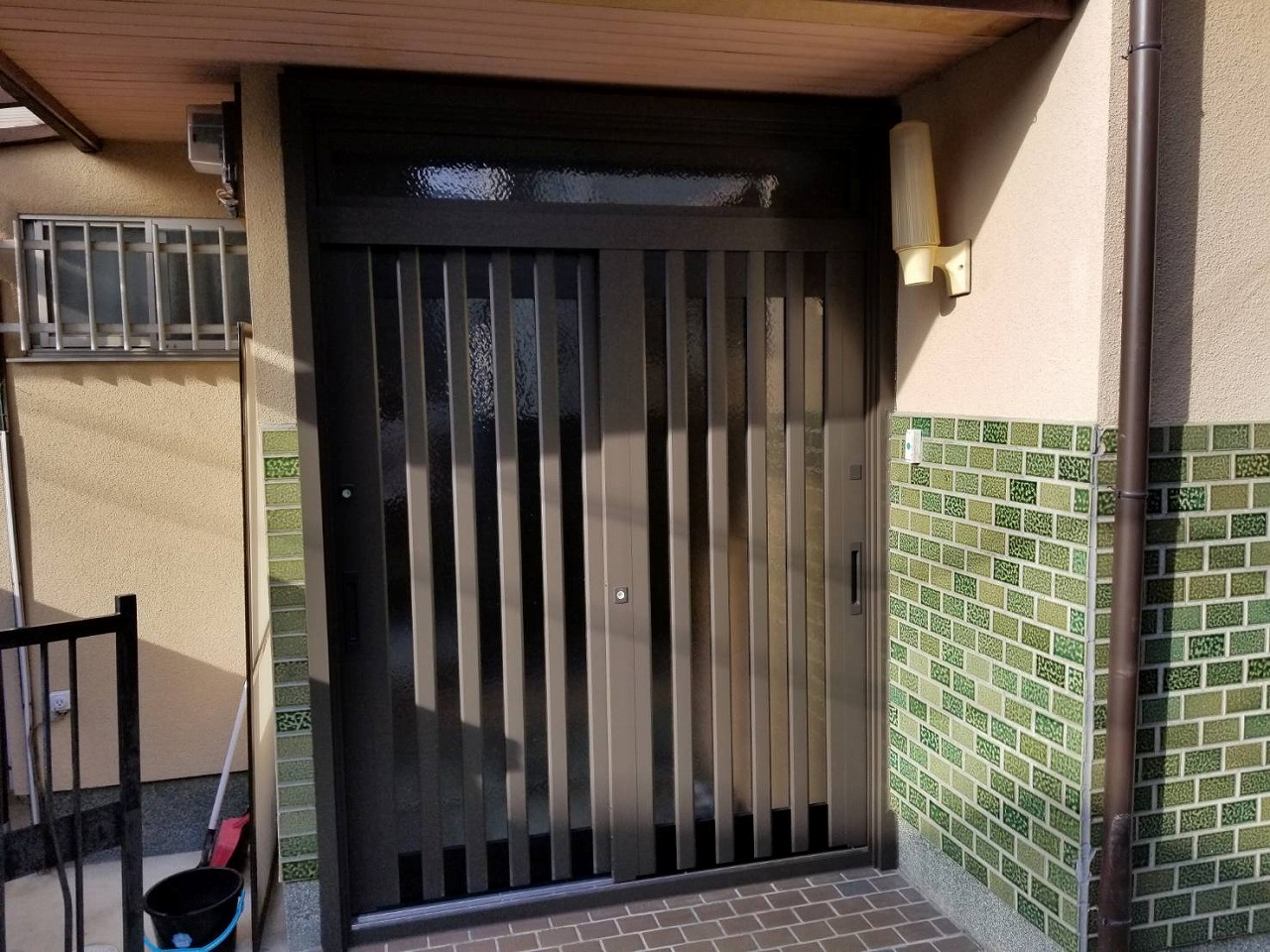 京都府向日市　玄関引き戸取替工事