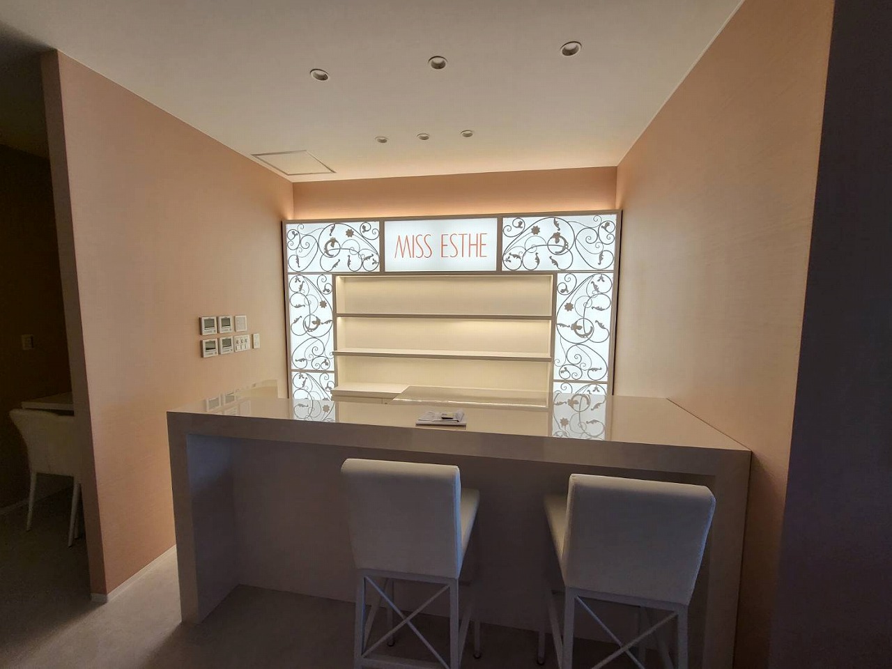 京都市下京区　エステ店舗新装改修工事