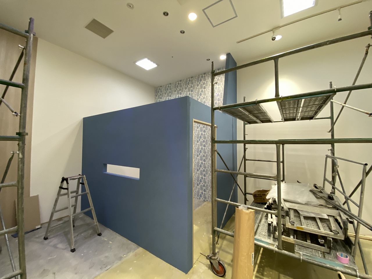 滋賀県草津市　商業施設テナント新装改修工事