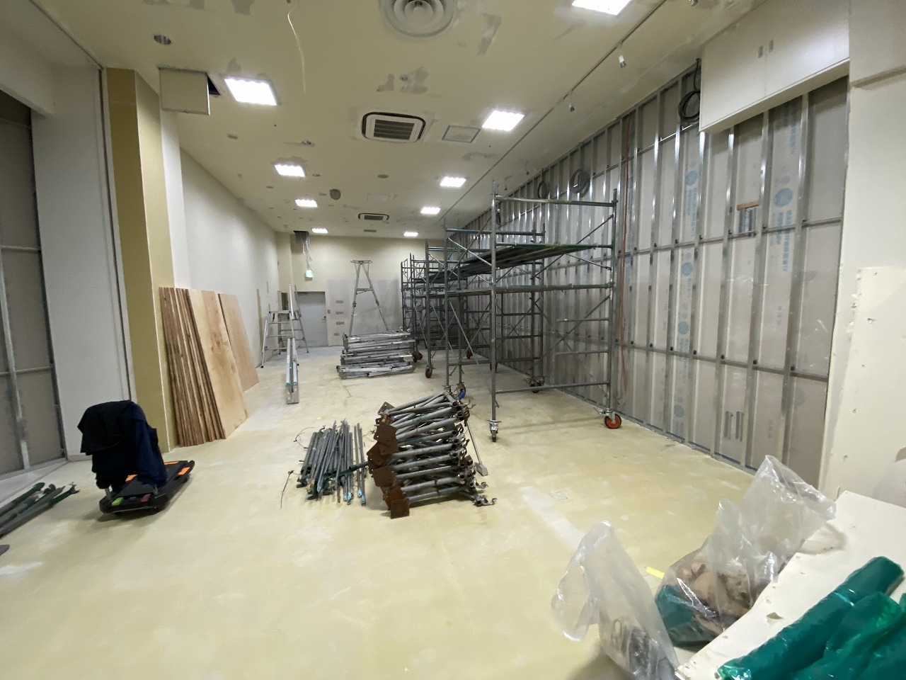 滋賀県草津市　商業施設テナント新装改修工事