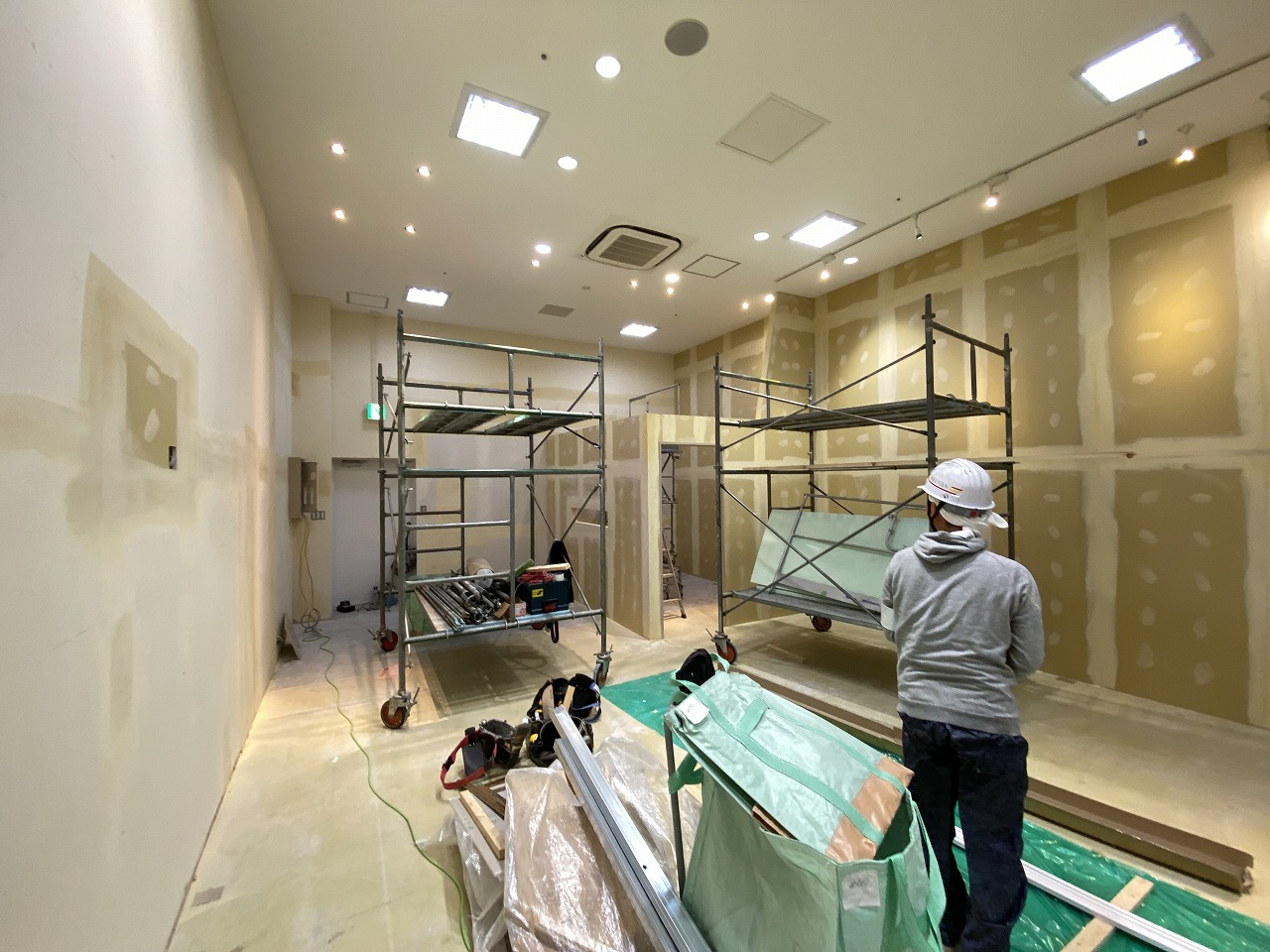 滋賀県草津市　商業施設テナント新装改修工事