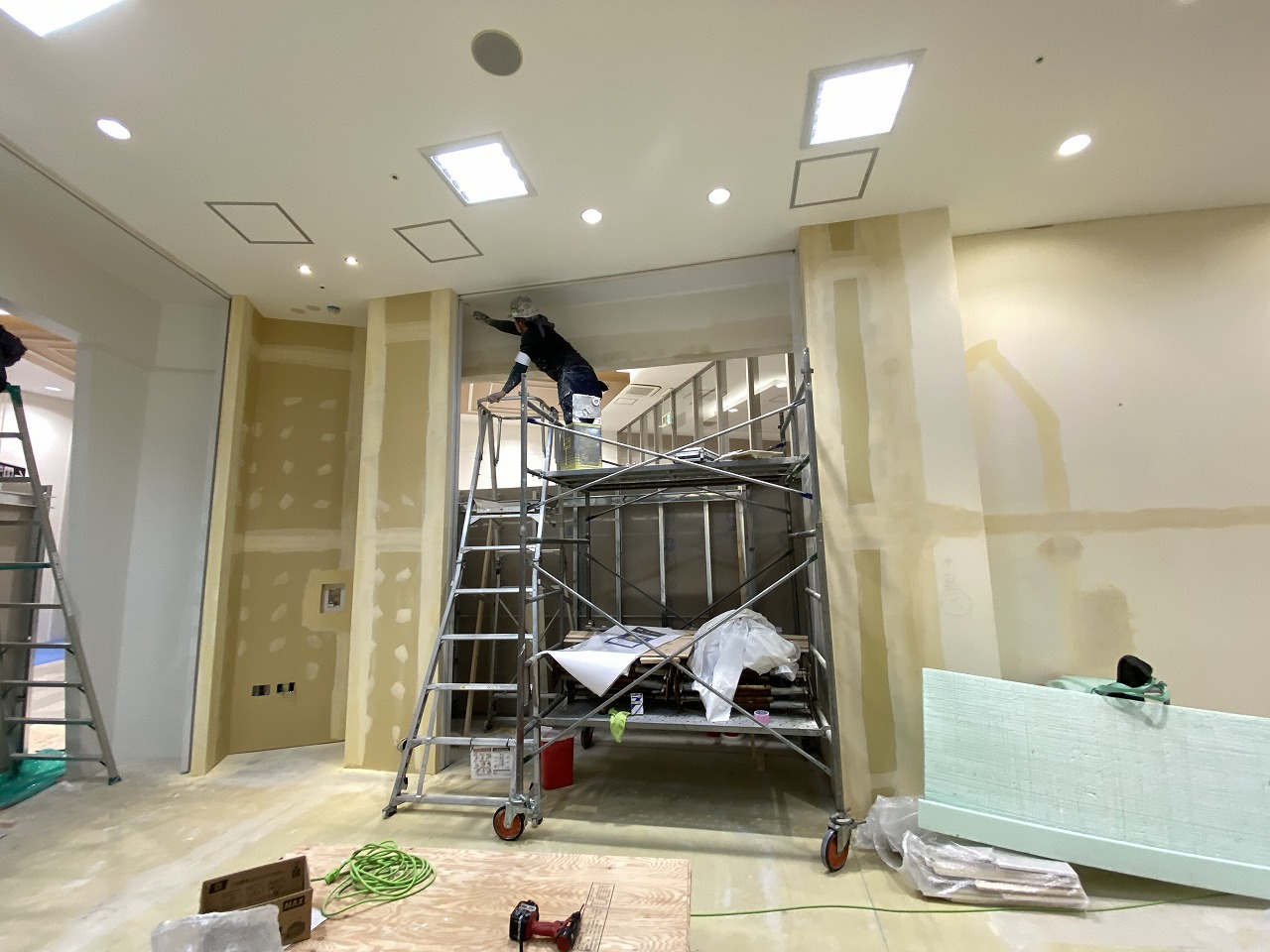 滋賀県草津市　商業施設テナント新装改修工事