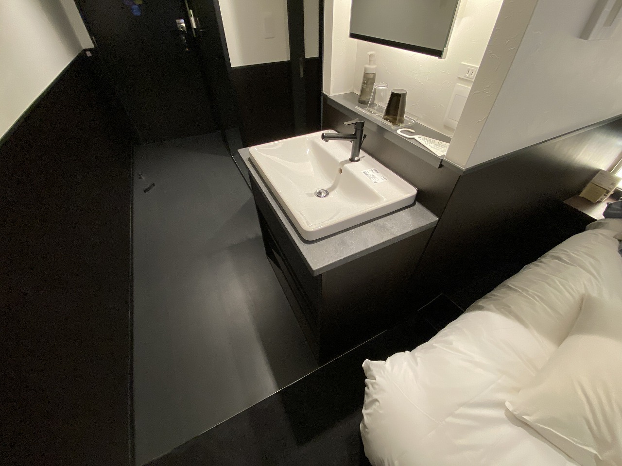京都市下京区　ホテル手洗いカウンタ―リニューアル工事