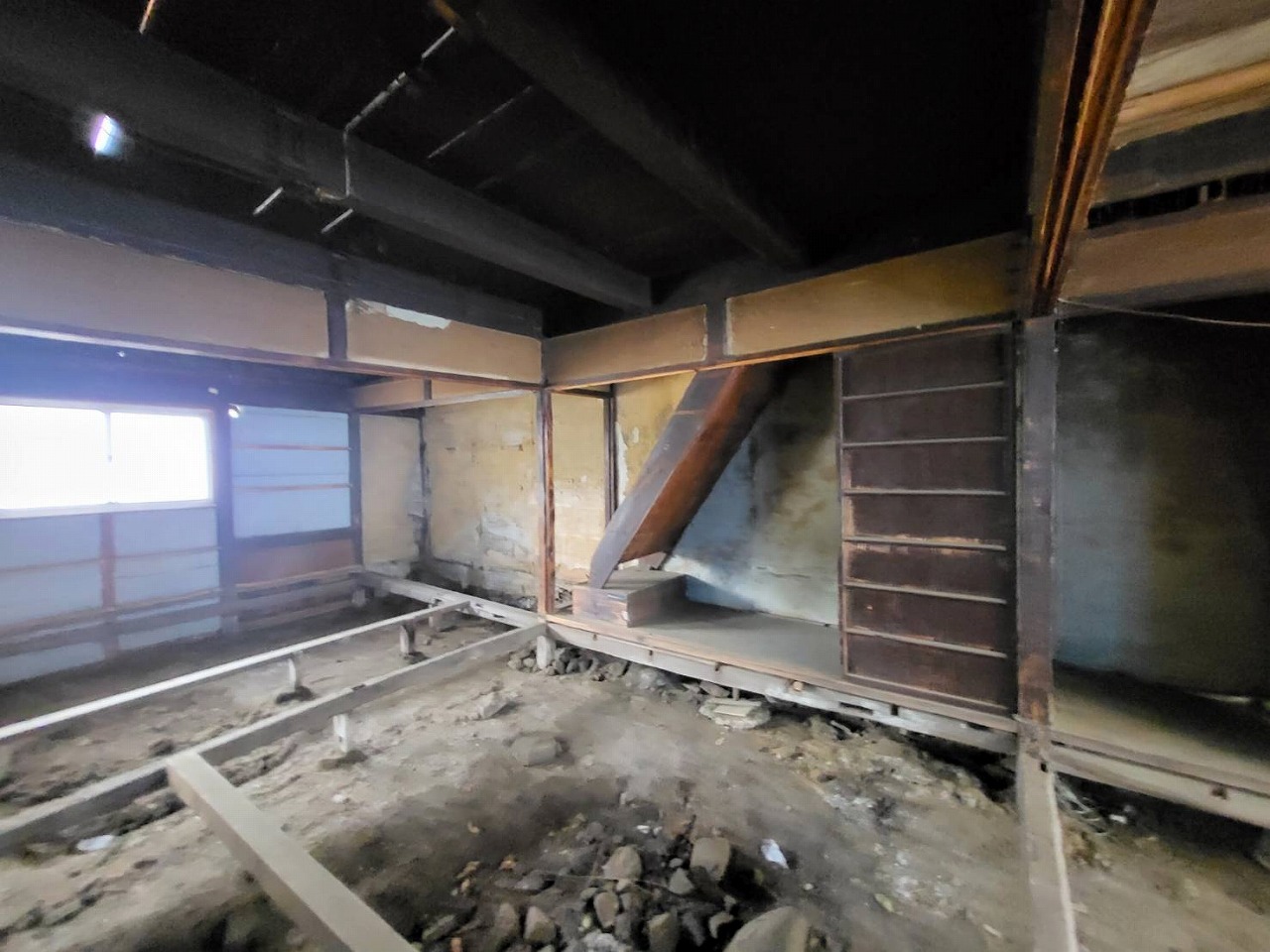京都市中京区　焼肉屋さん　囲炉裏焼肉甲様　店舗新装改修工事