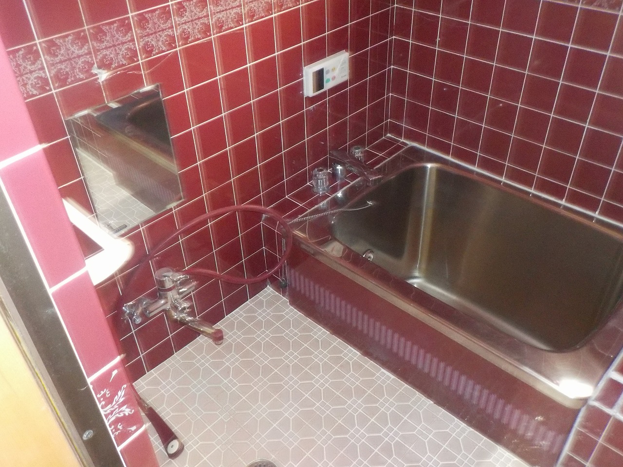 京都府京都市伏見区　浴槽入れ替え壁パネル工事