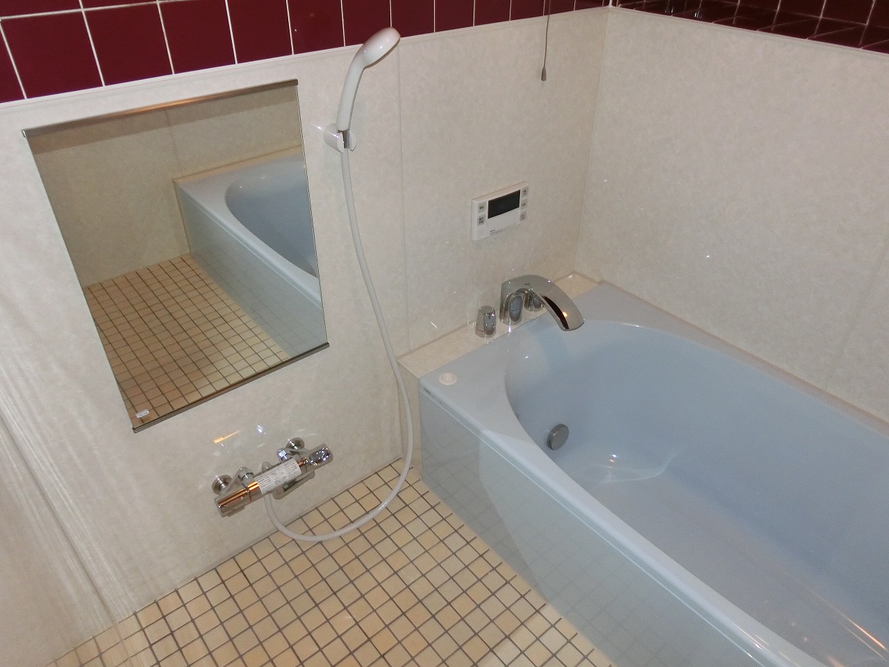 京都府京都市伏見区　浴槽入れ替え壁パネル工事