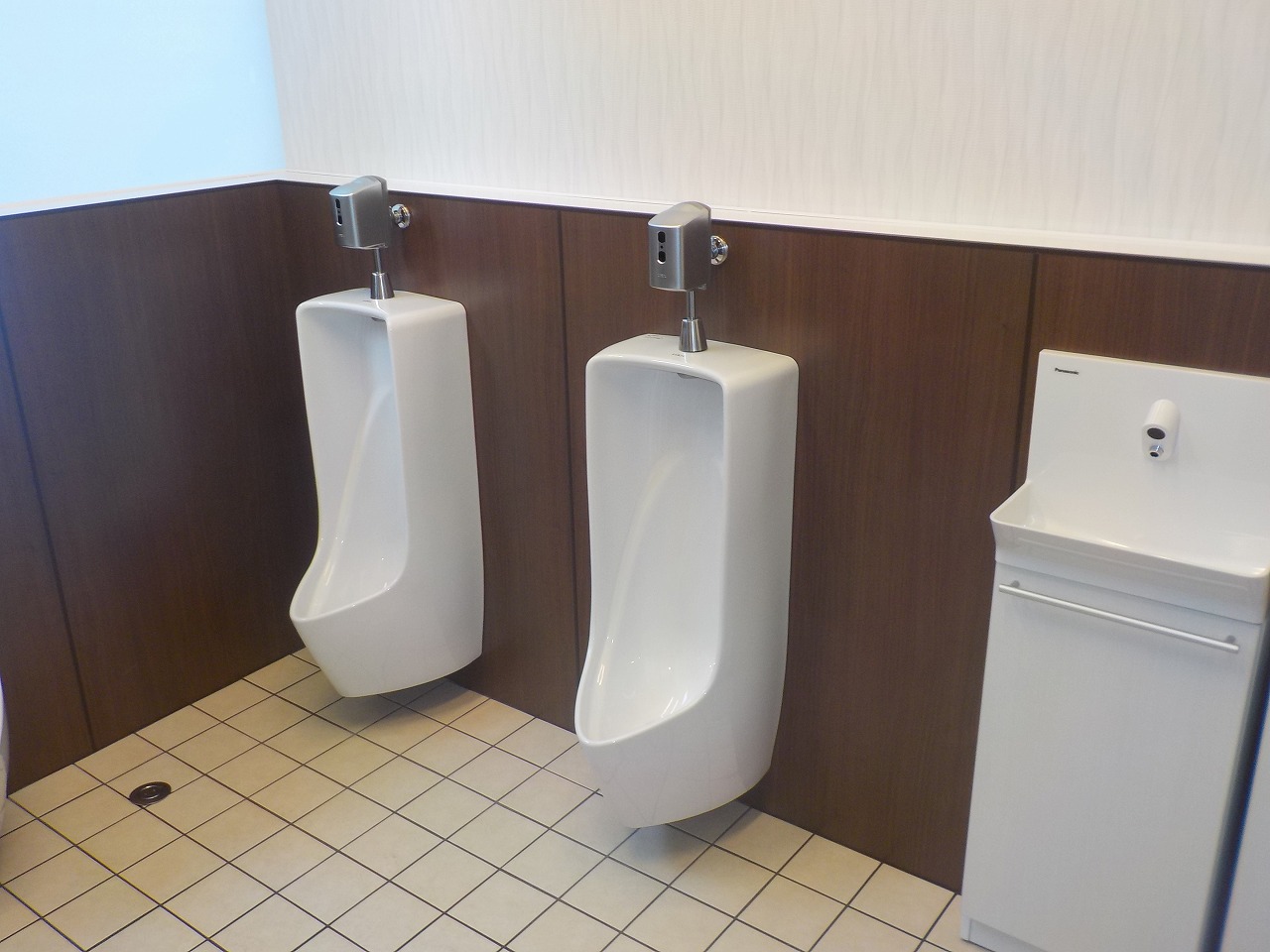 京都市南区　工場トイレリニューアル工事